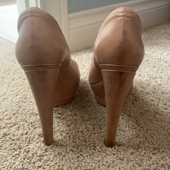 Rachel Zoe nude platform heels, some wear throughout (pictured) - Picture 4 of 10